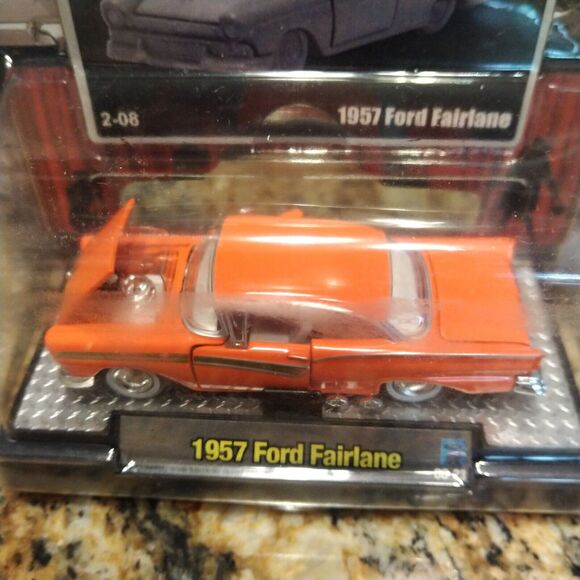 2008 M2 Machines Auto-Thentics 1:64 Scale Die Cast 1957 Ford Fairlane New Sealed - Picture 2 of 10